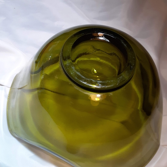 Mod Mid Century Avocado Green Bowl - Picture 6 of 10